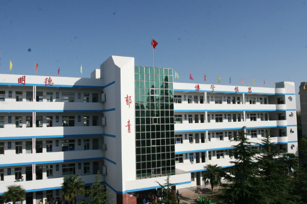 石棉職業(yè)高級中學(xué)簡介與2019年招生要求