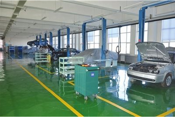 貴州航空工業(yè)技師學(xué)院汽修專業(yè) 貴州航空工業(yè)技師學(xué)院汽修專業(yè)