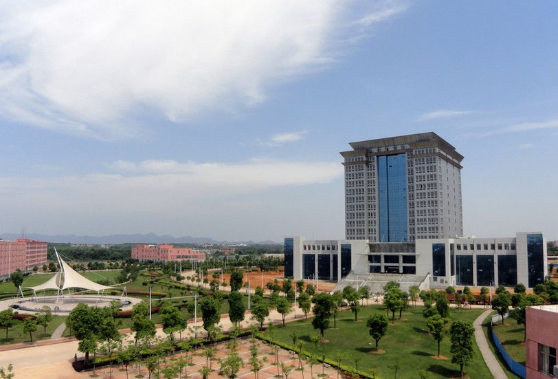 貴州省機(jī)械工業(yè)學(xué)校 貴州省機(jī)械工業(yè)學(xué)校