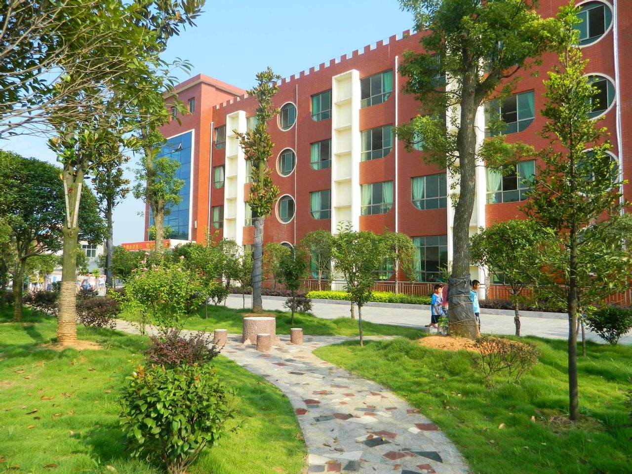 貴陽機(jī)械工業(yè)學(xué)院 貴陽機(jī)械工業(yè)學(xué)院