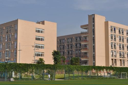 職業(yè)學(xué)校