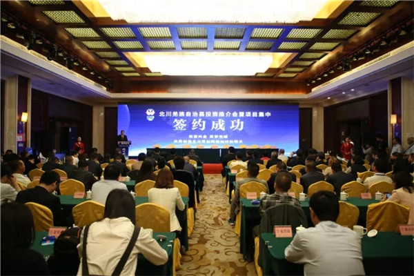 成都航空旅游職中購買派珀飛機(jī)簽約