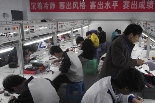 南充電子工業(yè)學(xué)校 南充電子工業(yè)學(xué)校