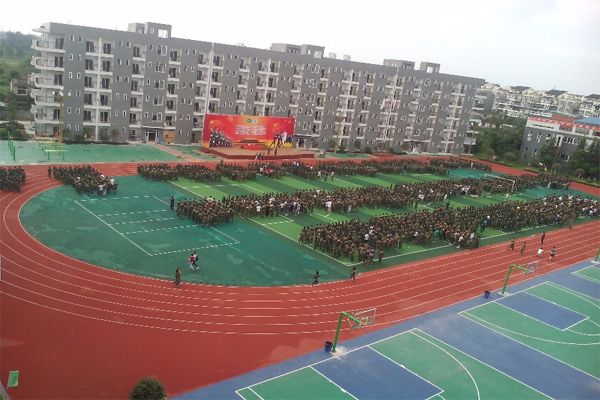 機(jī)電工程學(xué)校軍訓(xùn) 機(jī)電工程學(xué)校軍訓(xùn)