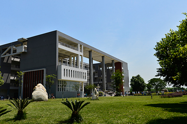 學校環(huán)境 學校環(huán)境