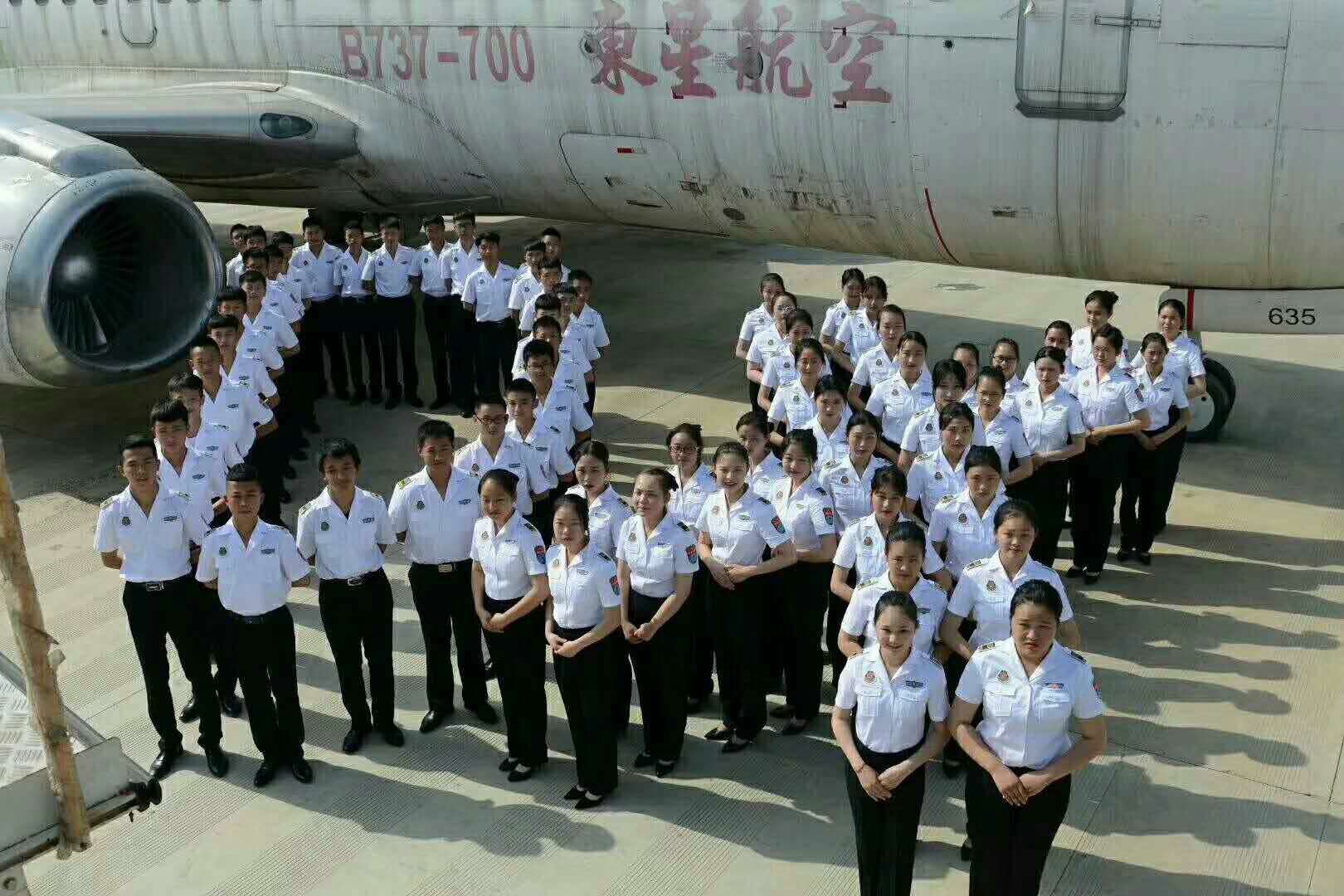 學(xué)校學(xué)生