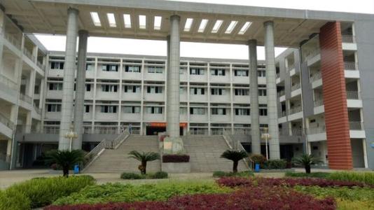 四川礦產(chǎn)機(jī)電技師學(xué)院