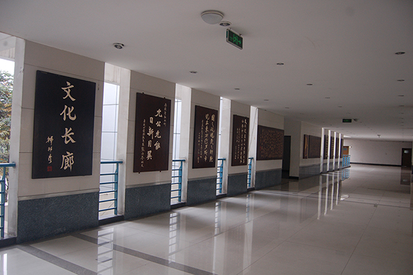 四川現(xiàn)代科技職業(yè)學(xué)校