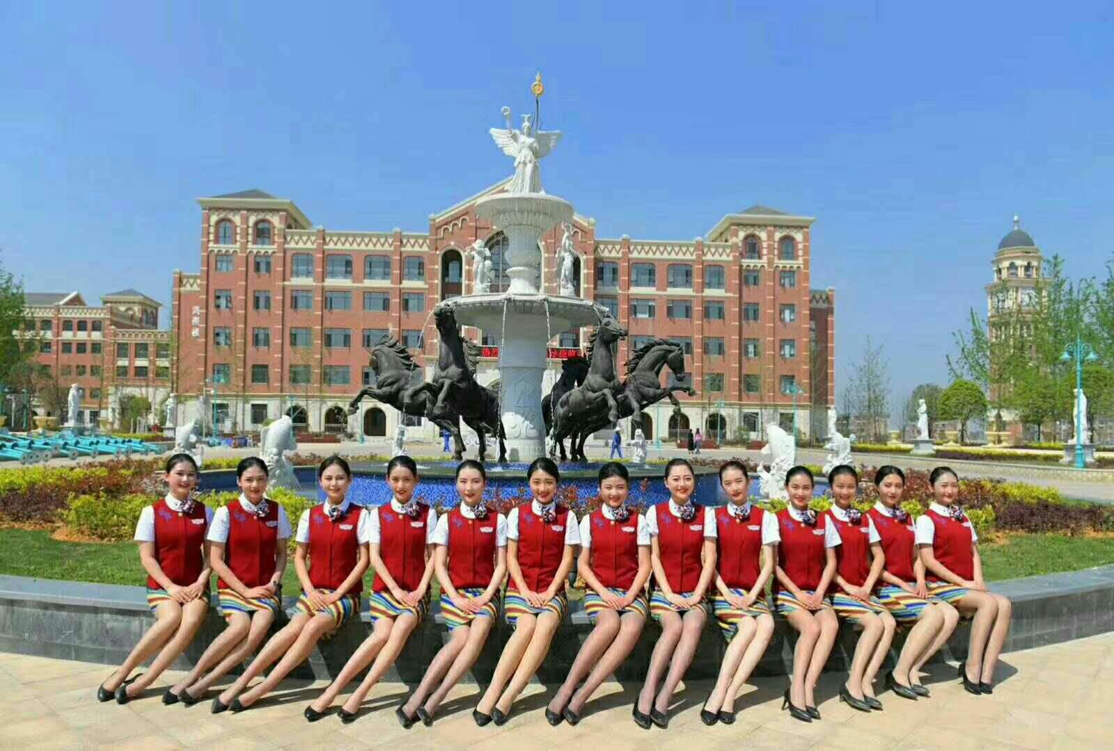 學(xué)校廣場(chǎng)