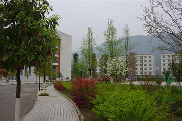 廣元職工醫(yī)學(xué)院 廣元職工醫(yī)學(xué)院
