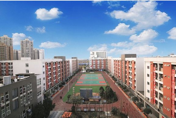 中國五冶大學(xué)校園一角 中國五冶大學(xué)校園一角