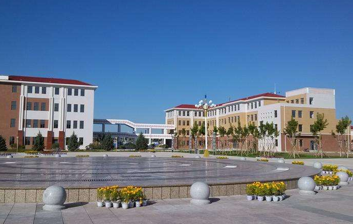 學(xué)校環(huán)境 學(xué)校環(huán)境