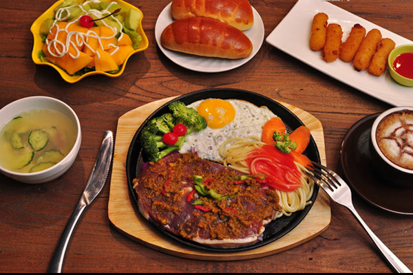 烹飪專業(yè)學(xué)生的畢業(yè)工資能拿到八千 烹飪專業(yè)學(xué)生的畢業(yè)工資能拿到八千