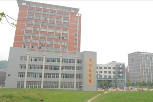 貴陽職業(yè)學(xué)校 貴陽職業(yè)學(xué)校