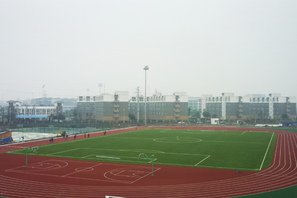 成都機(jī)電工程學(xué)校校園環(huán)境 成都機(jī)電工程學(xué)校校園環(huán)境