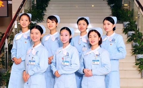 成都成醫(yī)一附院護士學(xué)校學(xué)生